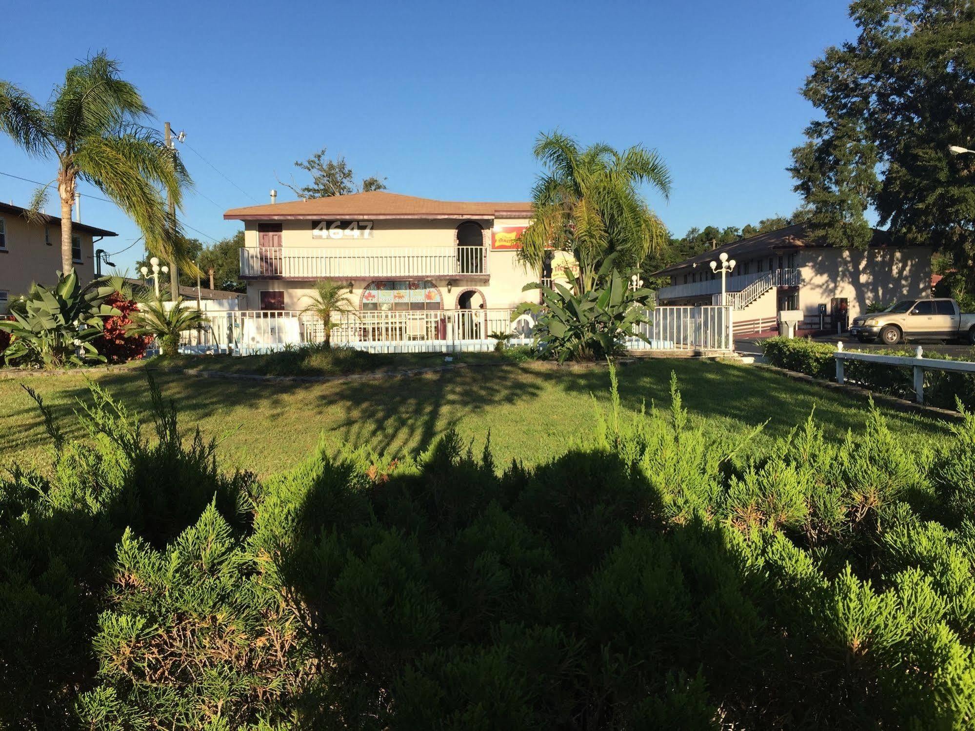 Motel Maple Leaf &
